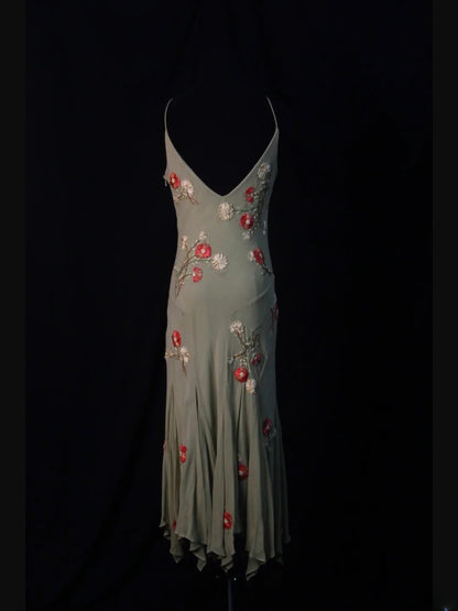 Vintage Etuikleid mit Spaghettiträgern aus grauem Chiffon im Stil der 1950er Jahre – Inspiration für ein figurbetontes Abendkleid zum 18. Geburtstag (AS481)