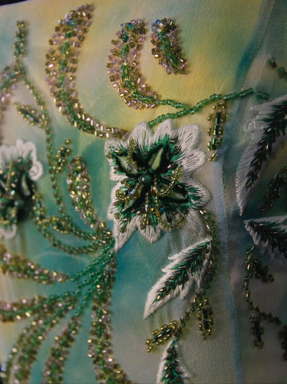 Retro 80er Jahre Meerjungfrauen-Trägerloses grünes Chiffonkleid mit Blumenmuster und Perlenstickerei – Langes Ballkleid als Inspiration für den 22. Geburtstag – Abendkleid AS485