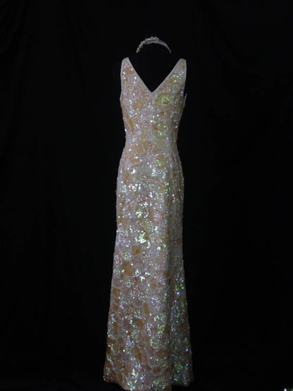 Robe de bal longue et cintrée à sequins, col V, style rétro années 80 - Inspiration tenue pour un 22e anniversaire - Robe de soirée AS495