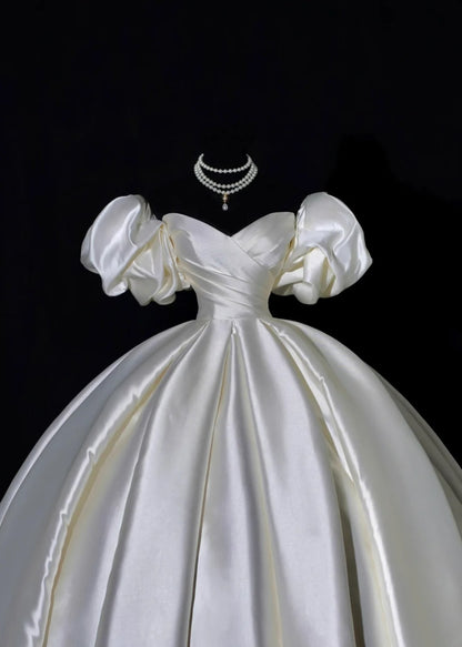 Princess Long Wedding Gowns Ball Gown Sweetheart Sleeveless Satin for Bride With Sleeves Pleated Train White Bridal Dress AS495