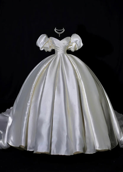 Princess Long Wedding Gowns Ball Gown Sweetheart Sleeveless Satin for Bride With Sleeves Pleated Train White Bridal Dress AS495