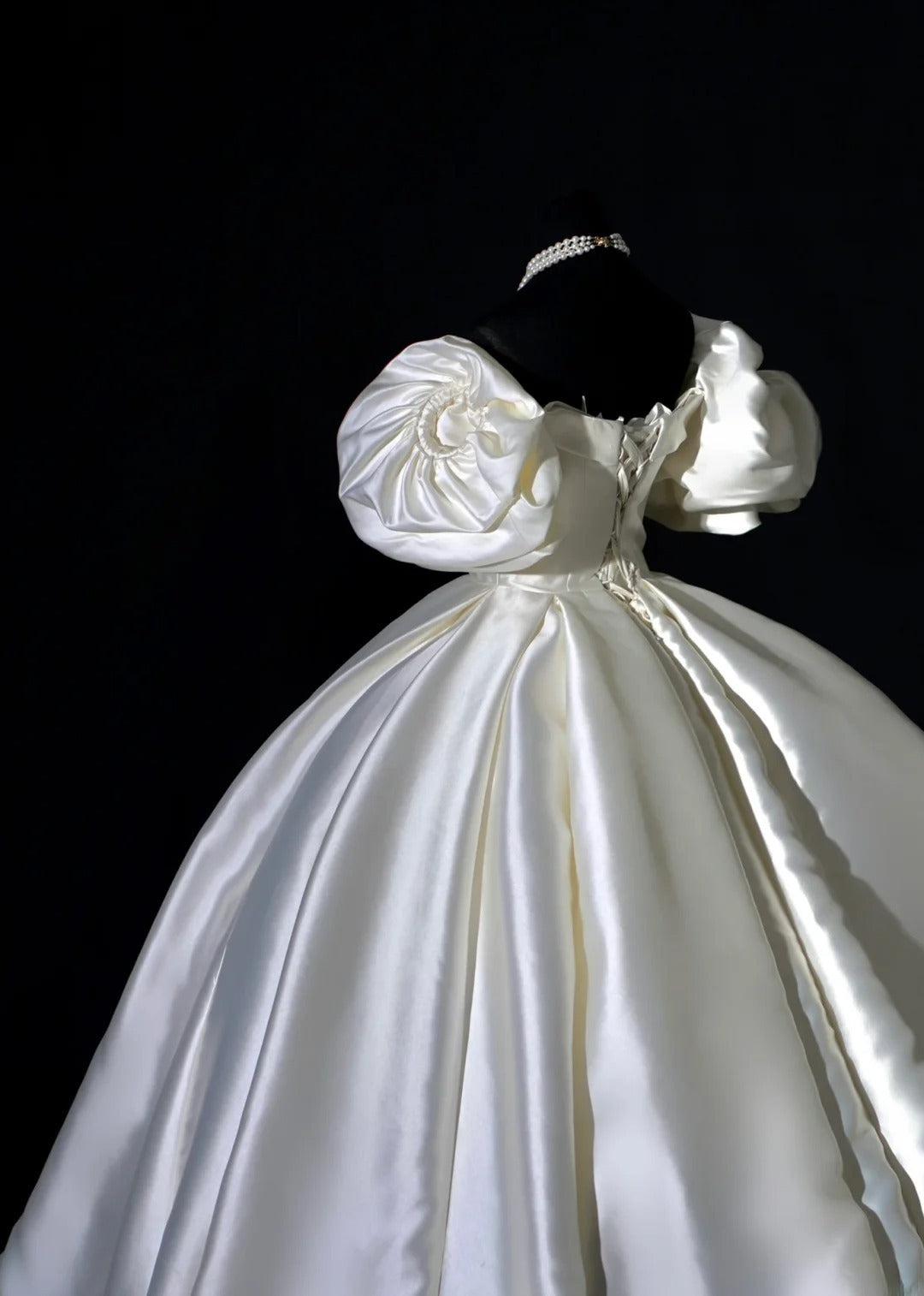 Princess Long Wedding Gowns Ball Gown Sweetheart Sleeveless Satin for Bride With Sleeves Pleated Train White Bridal Dress AS495