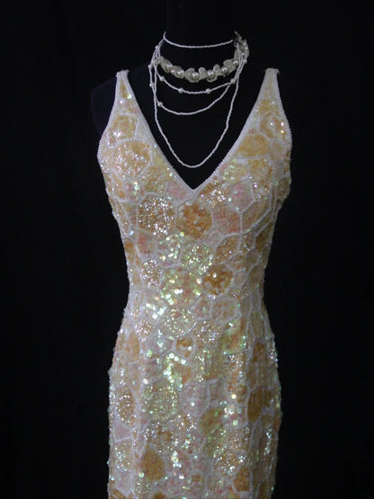 Robe de bal longue et cintrée à sequins, col V, style rétro années 80 - Inspiration tenue pour un 22e anniversaire - Robe de soirée AS495