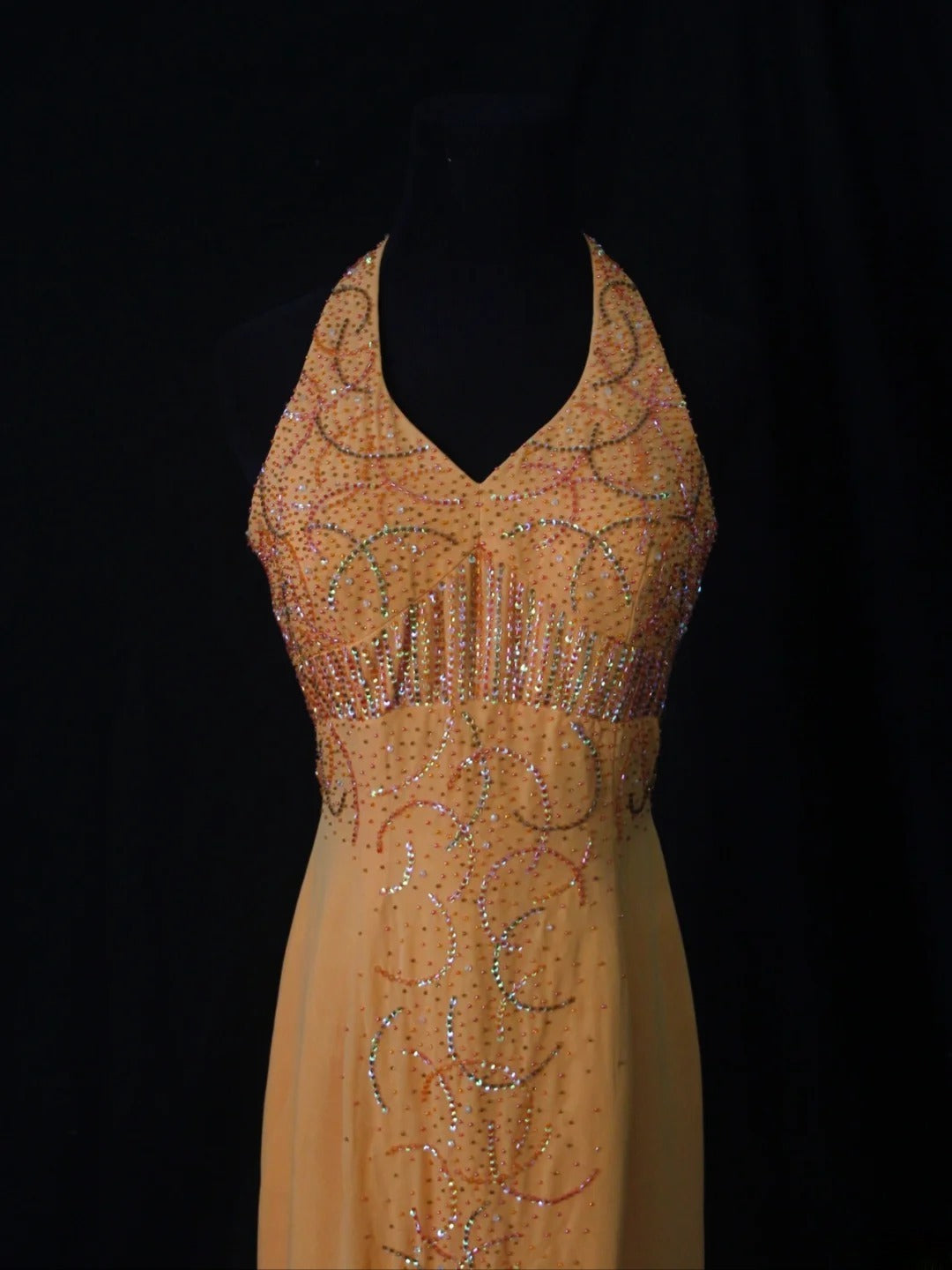 Retro-80er-Jahre-Abendkleid aus orangefarbenem Chiffon mit silbernen Perlen und asymmetrischem Rock, Neckholder, Inspiration für das Outfit zum 22. Geburtstag, formelles Kleid AS498