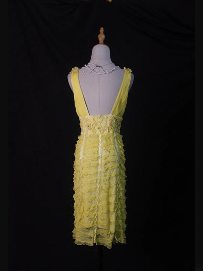 Robe fourreau vintage en tulle jaune à col en V et fleurs, idéale pour un 18e anniversaire, un bal de promo ou une soirée cocktail (AS499).