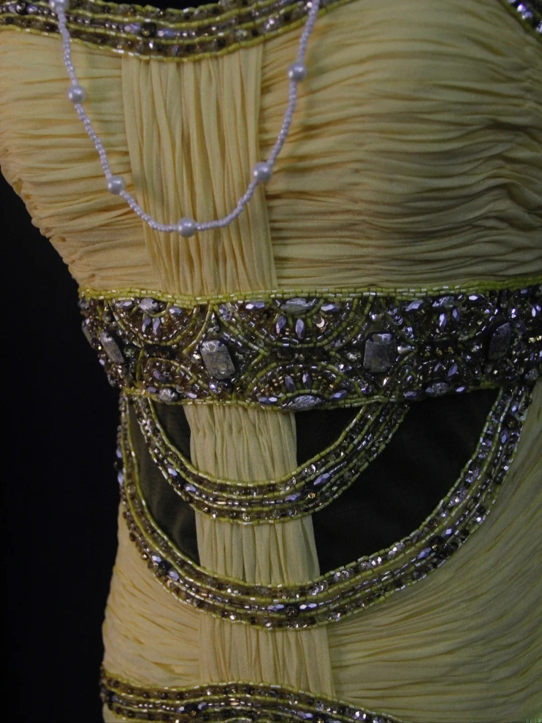 Retro-Abendkleid im Stil der 1950er Jahre: Meerjungfrauen-Träger aus gelbem Chiffon mit silbernen Perlen – Inspiration für ein Outfit zum 22. Geburtstag (AS500)