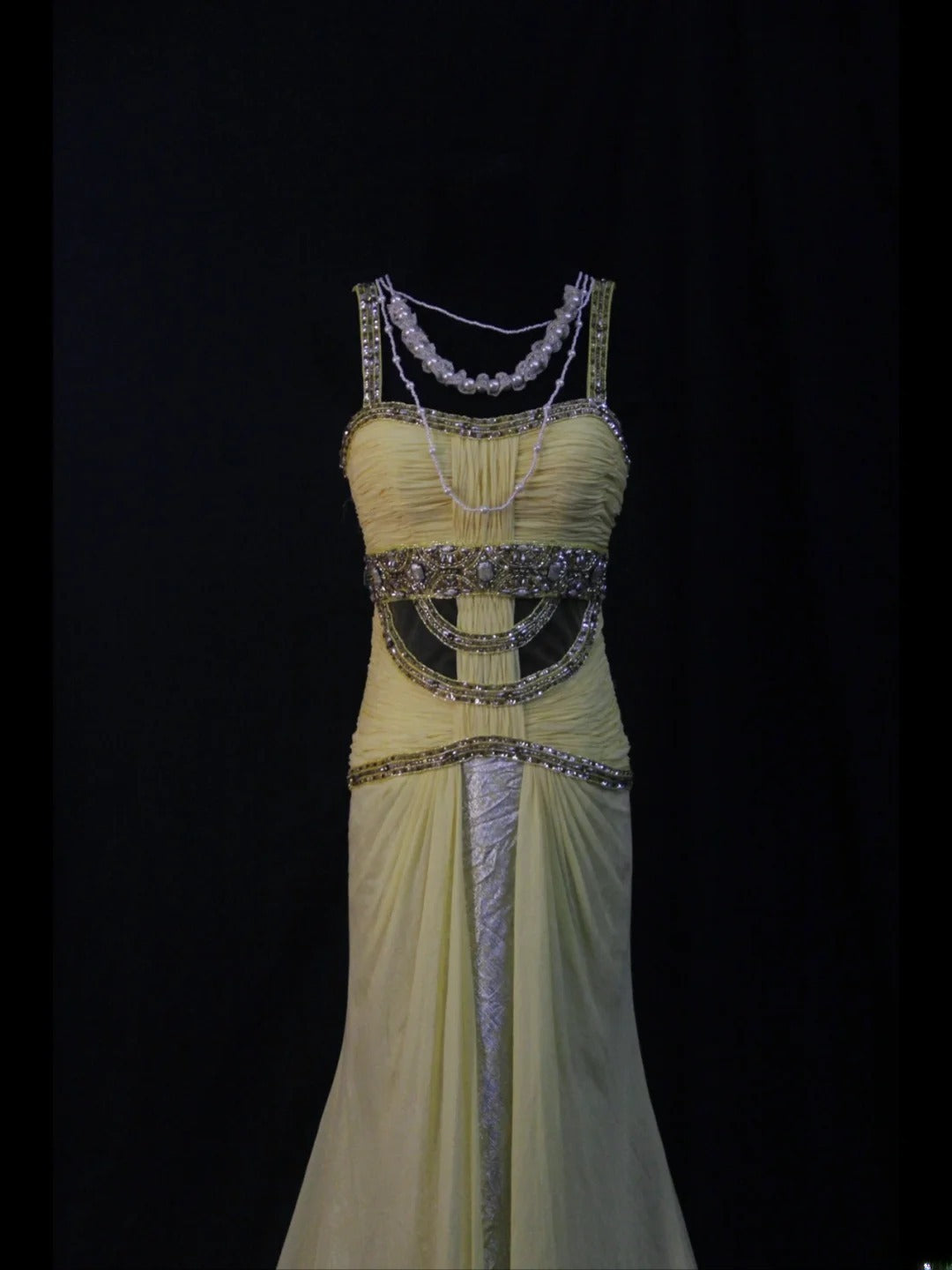Retro-Abendkleid im Stil der 1950er Jahre: Meerjungfrauen-Träger aus gelbem Chiffon mit silbernen Perlen – Inspiration für ein Outfit zum 22. Geburtstag (AS500)