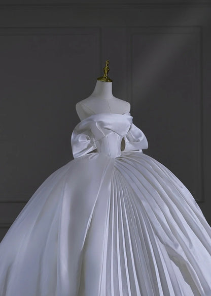 Prinzessinnen-Brautkleid, langes Ballkleid, trägerlos, kurze Ärmel, Satin, mit Ärmeln und plissierter Schleppe, weißes Brautkleid AS503
