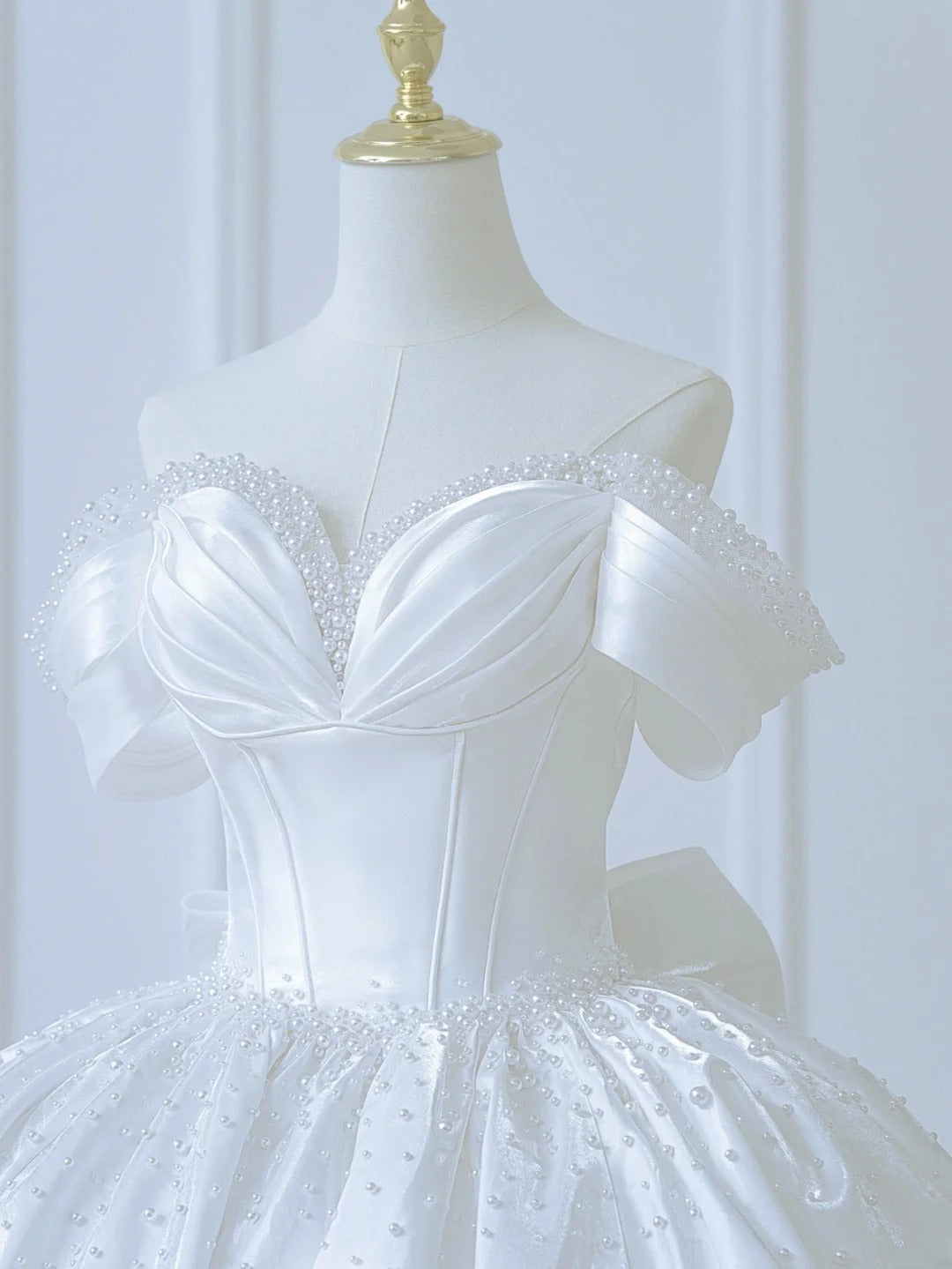 Modest Long Wedding Dresses Ball Gown Off The Shoulder White Satin Style For Bride With Pleated Bodice Train Bridal Dresses AS555