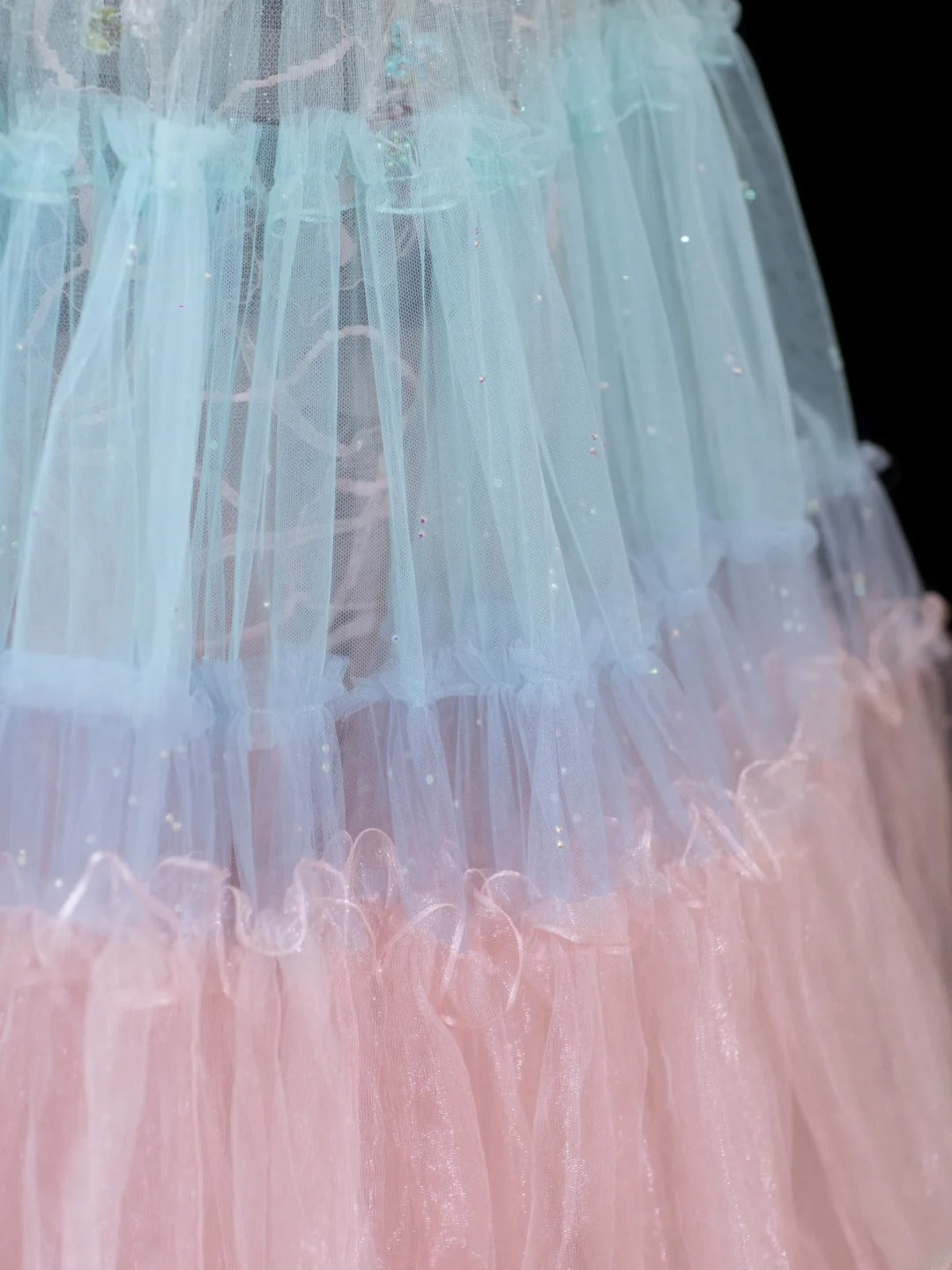 Elegant Ball Gown Strapless Multi Colors Tulle Lace Tops Formal Fancy Evening Dresses Dinner Outfits Classy Party Gowns AS606
