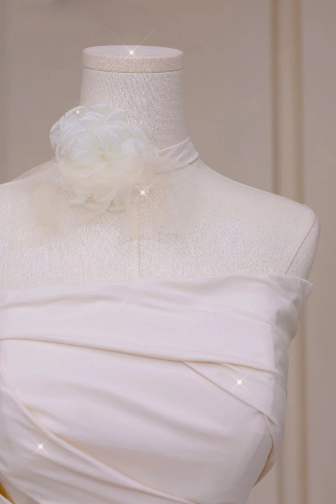 Elegant Ball Gown Strapless Fitted Corset Ruffles Satin Wedding Dress Bride Gowns Wedding Dresses AU003