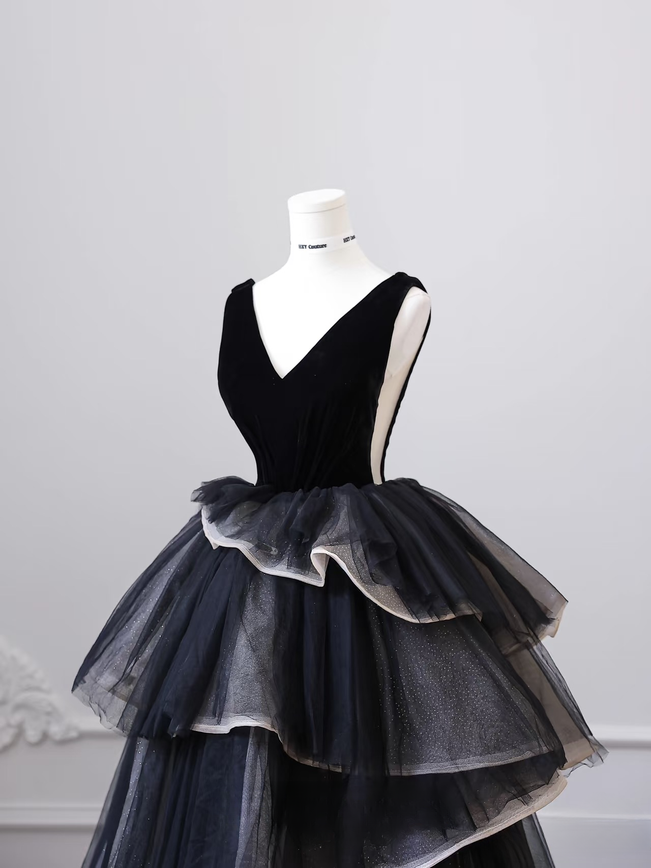 Elegant Ball Gown V Neck Sleeveless Black Tulle Floor Length Prom Dress Inspiration Ideas Prom Inspo Dresses Graduation Dress AU004