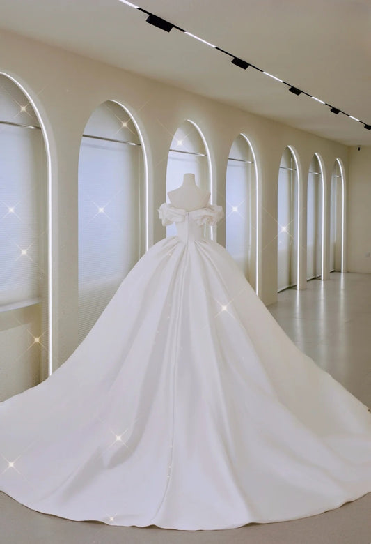 Classic Ball Gown Off The Shoulder White Fitted Long Satin Wedding Dress Bride Gowns Wedding Dresses AU006