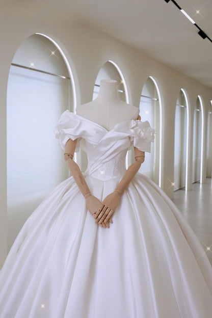 Classic Ball Gown Off The Shoulder White Fitted Long Satin Wedding Dress Bride Gowns Wedding Dresses AU006