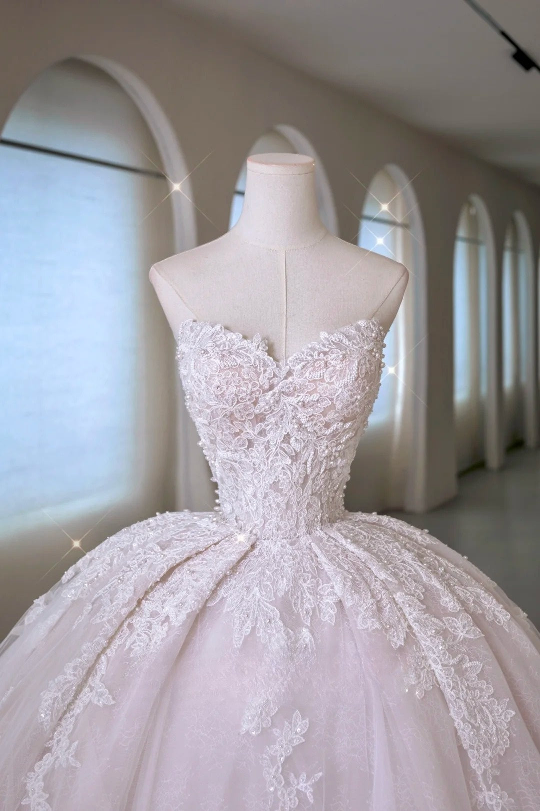 Elegant Ball Gown Sweetheart Fitted Corset Lace Wedding Dress Bride Gowns Wedding Dresses AU012