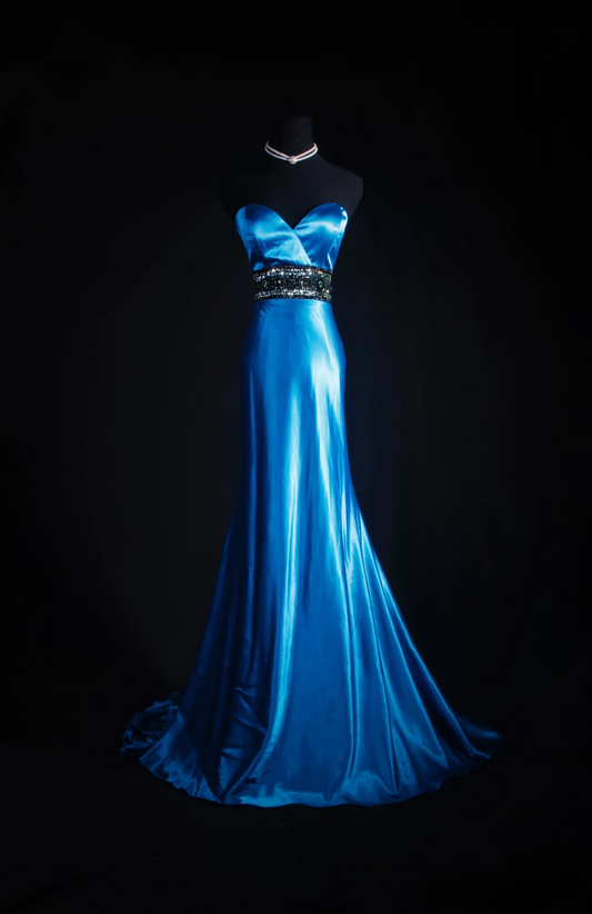 Robe de bal longue vintage sirène bleu royal dos nu en satin, inspiration années 90, référence AU013