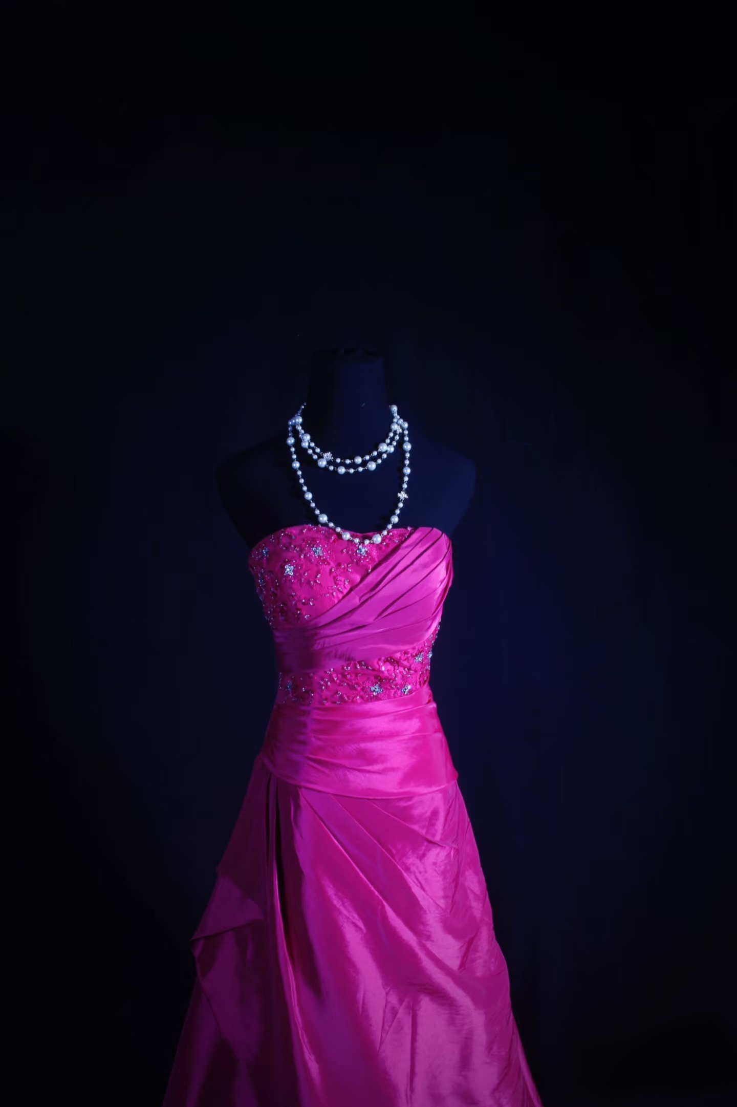 Robe de bal rétro bustier en satin fuchsia ornée de dentelle appliquée, robe de soirée longue vintage AU015