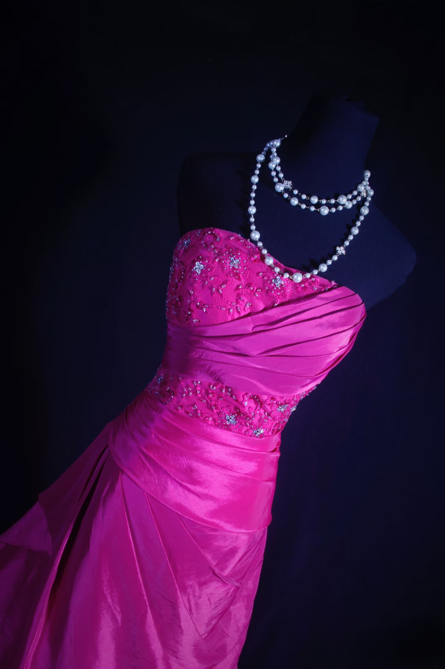 Robe de bal rétro bustier en satin fuchsia ornée de dentelle appliquée, robe de soirée longue vintage AU015