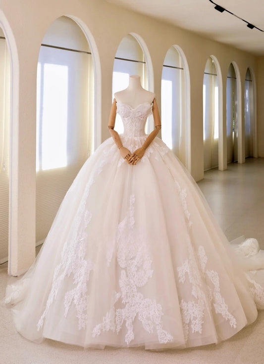 Luxury Women's Ball Gown Off The Shoulder With Appliqued Long Sleeves White Tulle Sweep Train Wedding Dresses AU018