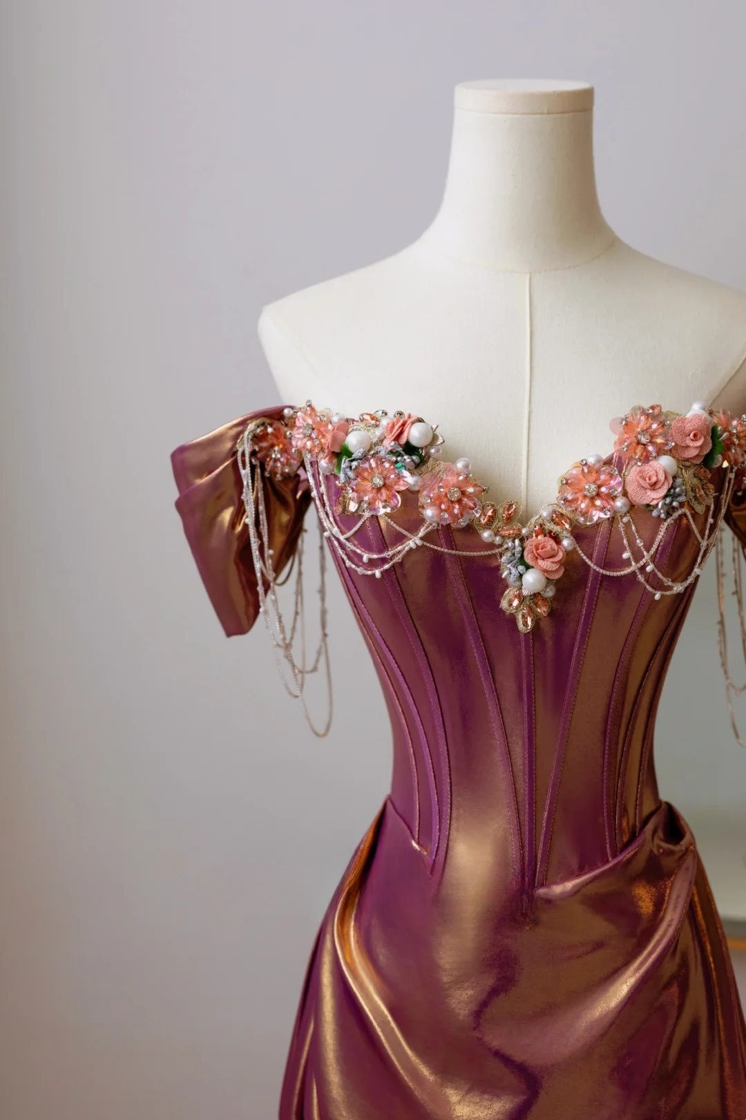 Robe de soirée sirène modeste à épaules dénudées en satin avec fleurs et perles, robe longue de soirée, tenue de remise de diplôme, AU021