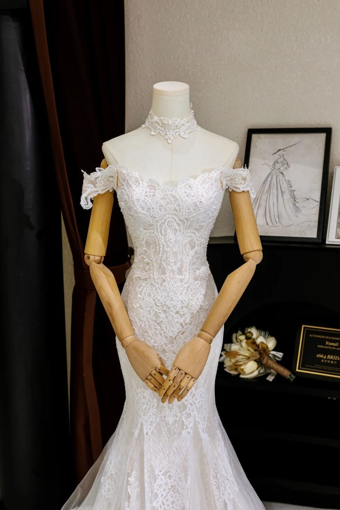 Robe de mariée sirène romantique pour femme, épaules dénudées, manches courtes en dentelle blanche et tulle avec application, traîne balayée AU022