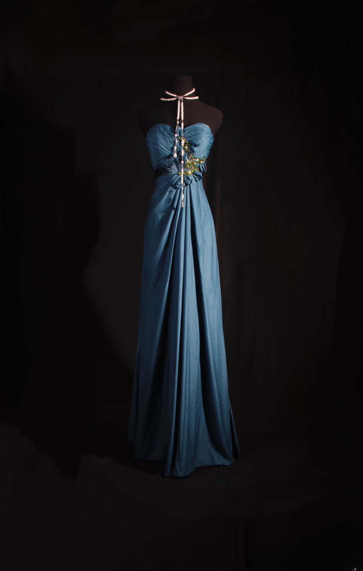 Robe de bal rétro coupe trapèze bleu marine bustier cœur années 80 avec perles dorées, mousseline, robe de soirée longue vintage AU024