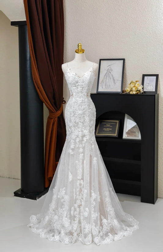 Charming Women's Mermaid Spaghetti Straps Tulle Lace White Long Wedding Dresses AU027