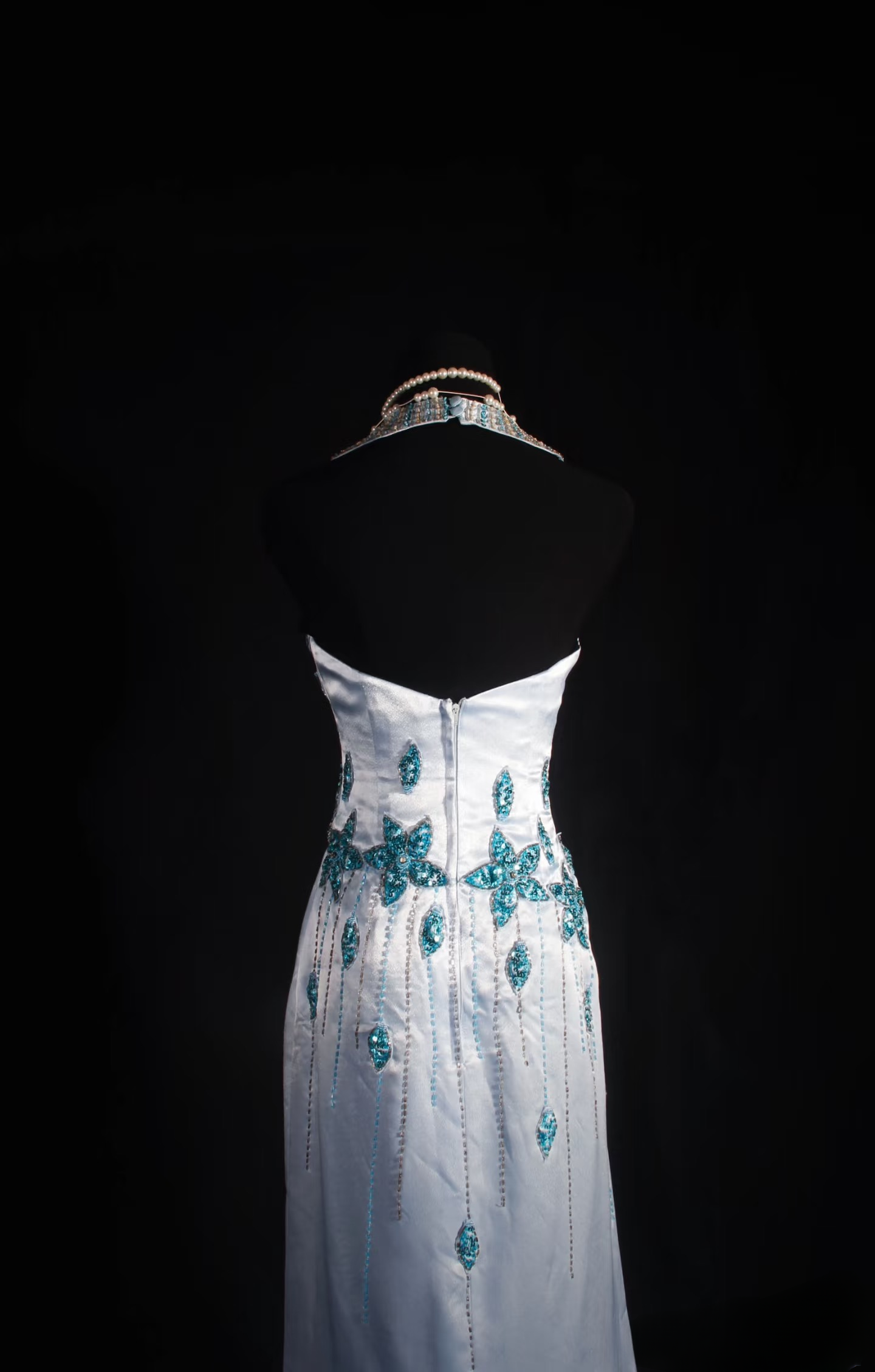 Robe de bal rétro sirène dos nu en satin bleu ornée de perles, style vintage, robe de soirée longue AU027