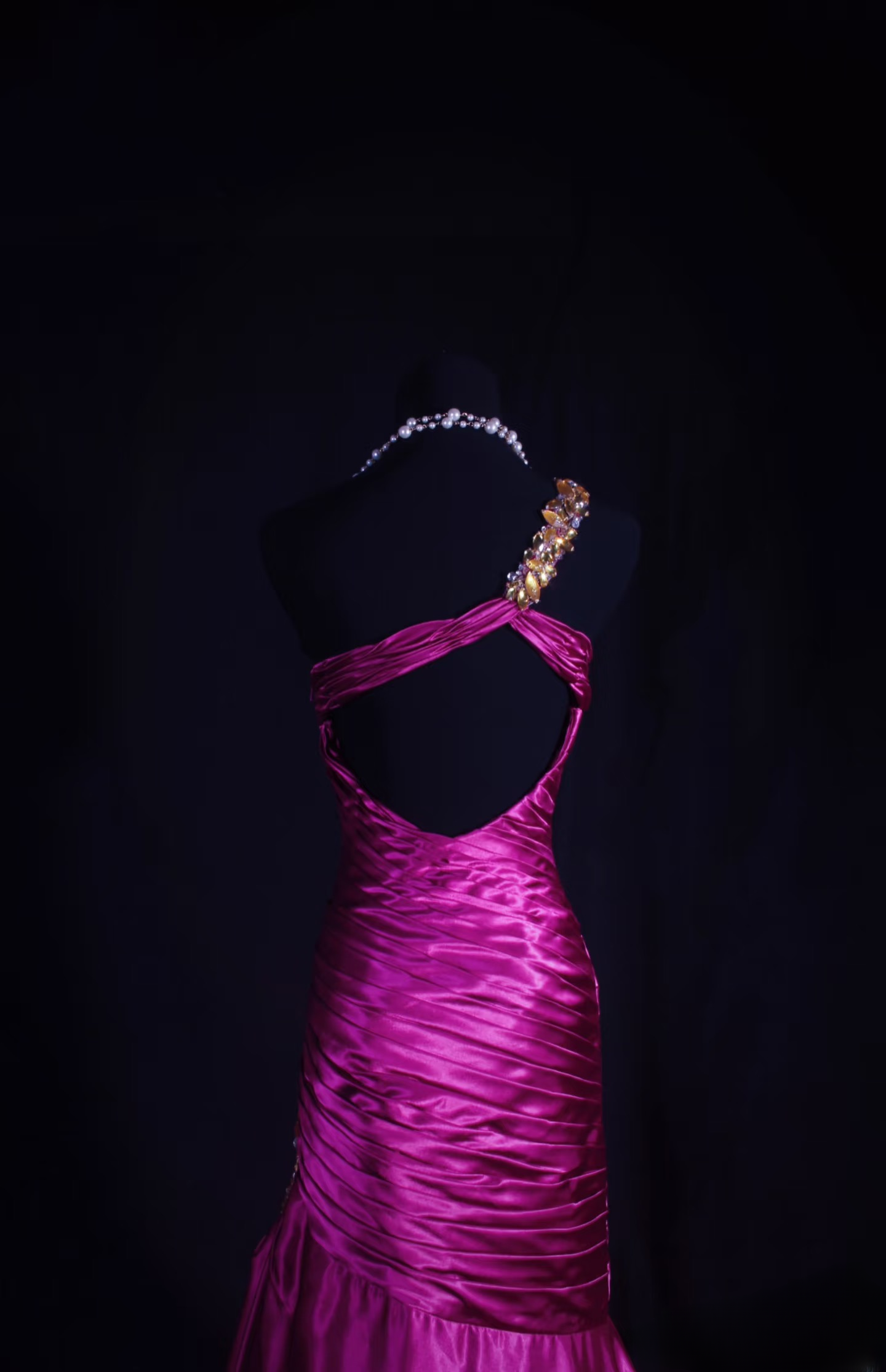 Robe de bal rétro sirène asymétrique fuchsia en satin perlé style vintage, robe de soirée longue AU028