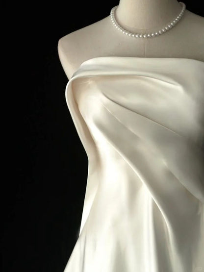 Modern Minimalist A Line Strapless Sleeveless Satin Brides Gown Bridal Dress Wedding Dresses Style RB6579