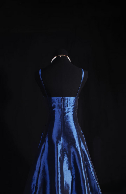 Robe de bal rétro, coupe trapèze, bleu marine, bretelles spaghetti, années 80, ornée de dentelle appliquée, satin, robe de soirée longue vintage AU031