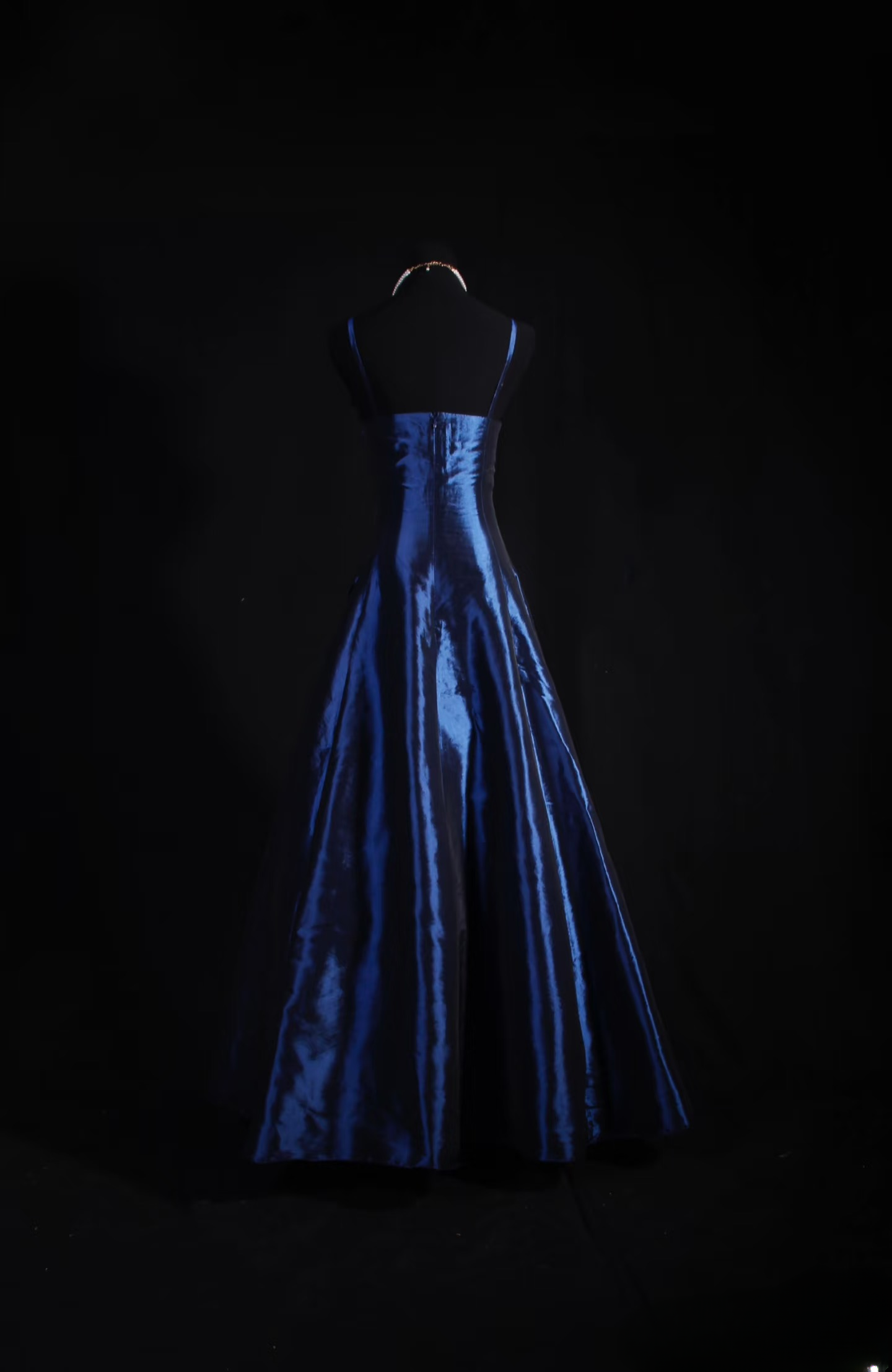 Robe de bal rétro, coupe trapèze, bleu marine, bretelles spaghetti, années 80, ornée de dentelle appliquée, satin, robe de soirée longue vintage AU031