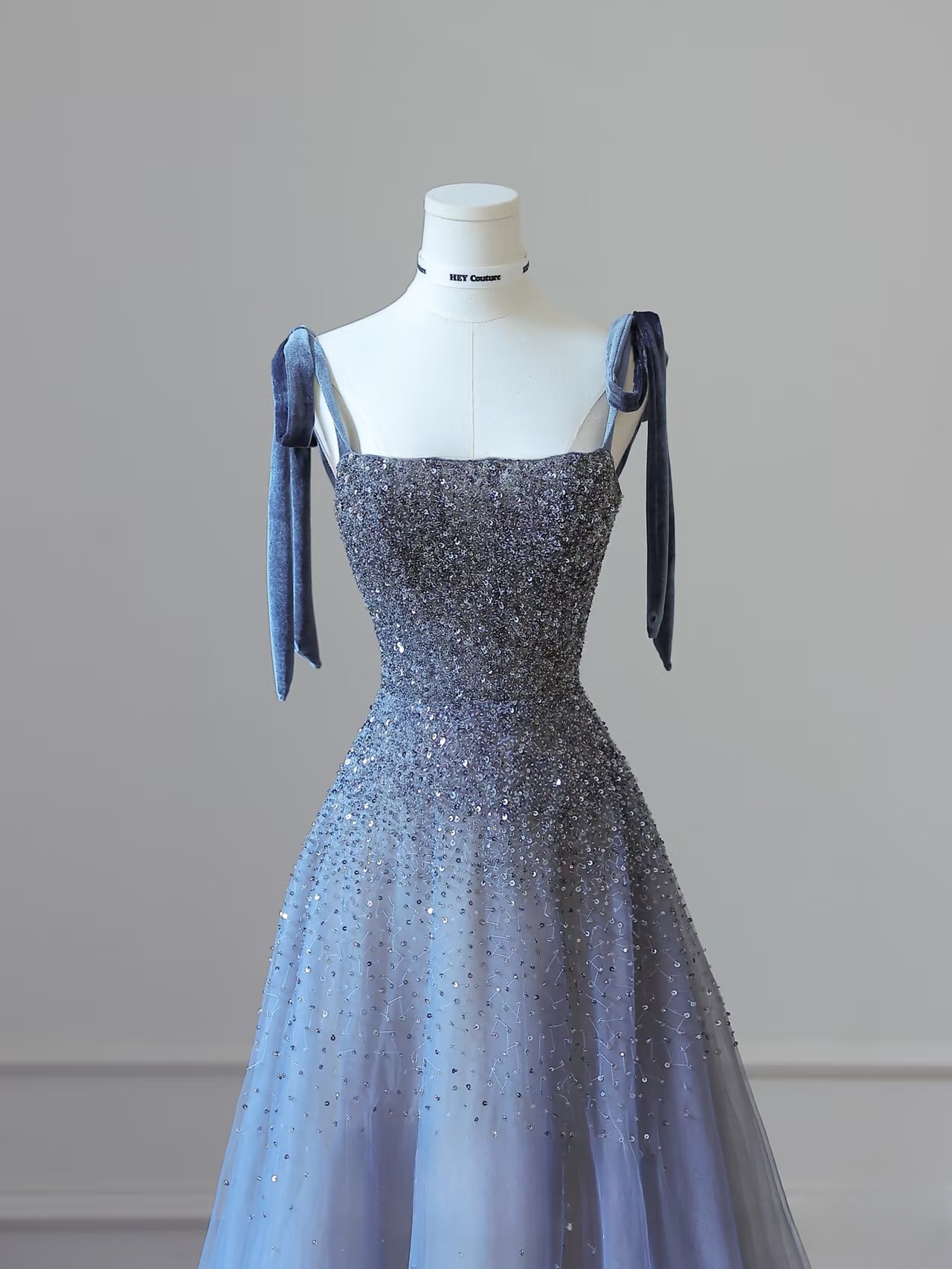 Sexy A-Linie Träger Tüll Ärmellos Pailletten Bodenlang Atemberaubende Ballkleider Blau Inspiration High School Tanzkleid Prinzessin Abschlusskleid AU035
