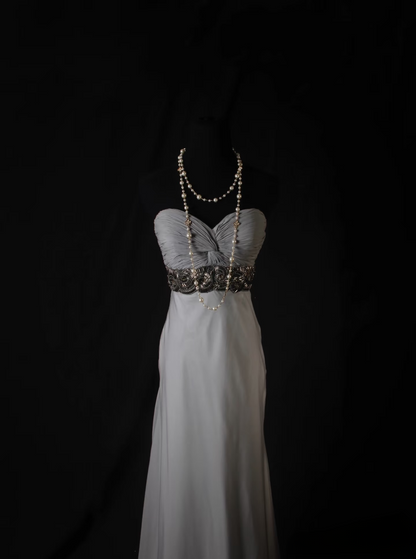 Robes de bal rétro, coupe trapèze, décolleté cœur, gris argenté, perles, style vintage années 80, robes de soirée longues, référence AU035