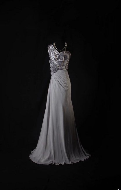 Retro Prom Dresses A Line One Shoulder Silver Gray 70s Pleated Vintage Fashion Long Prom Dresses Party Gowns AU036