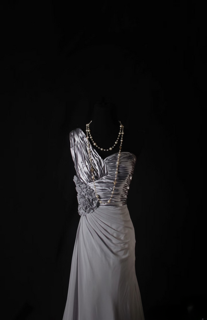 Retro Prom Dresses A Line One Shoulder Silver Gray 70s Pleated Vintage Fashion Long Prom Dresses Party Gowns AU036
