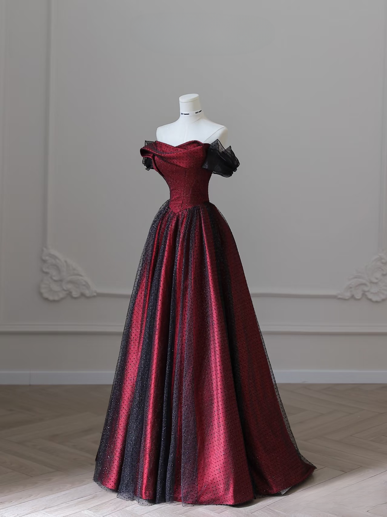 Robe de bal sexy en tulle à épaules dénudées et manches courtes, noire, longueur au sol, superbe robe de bal d'inspiration bleue, robe de princesse pour remise de diplôme, AU037