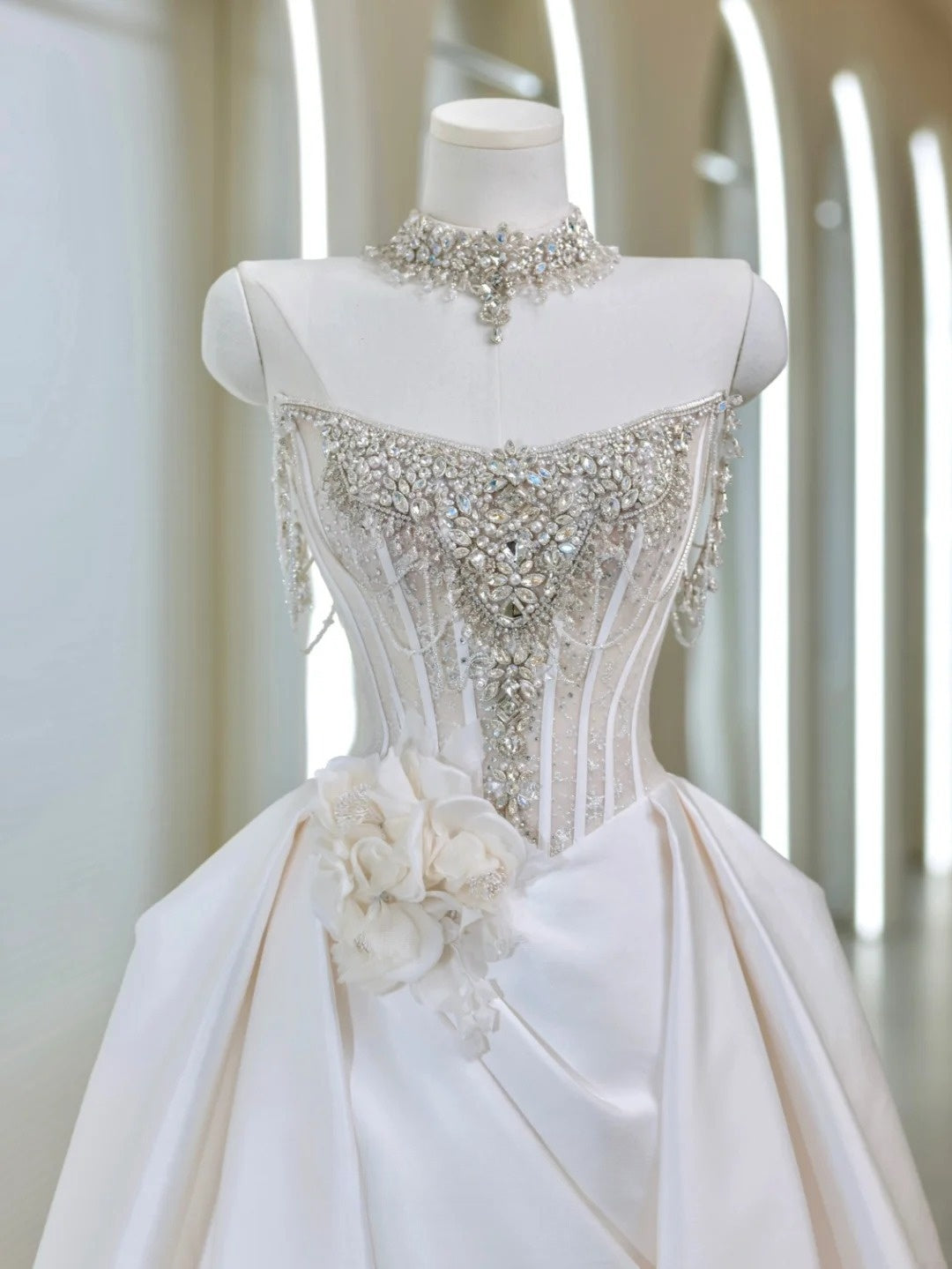 Princess Women's Ball Gown Strapless White With Silver Beads Satin Floor Length Wedding Dresses AU037