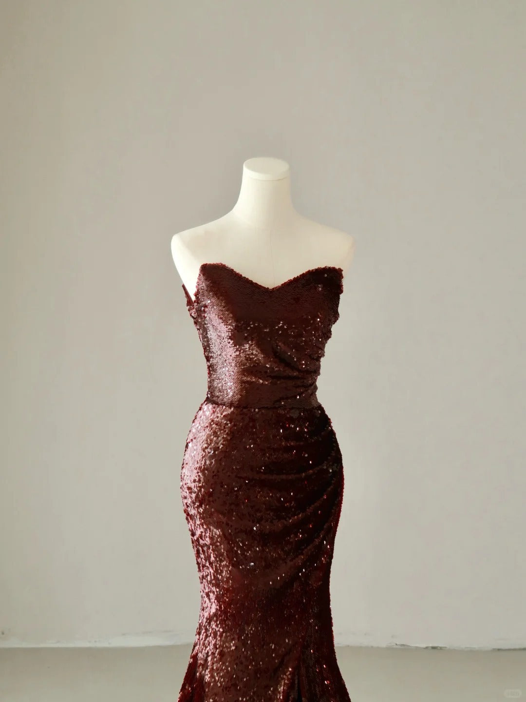 Robe de bal longue à sequins bordeaux, décolleté cœur, style sirène scintillante, sans manches, AB219