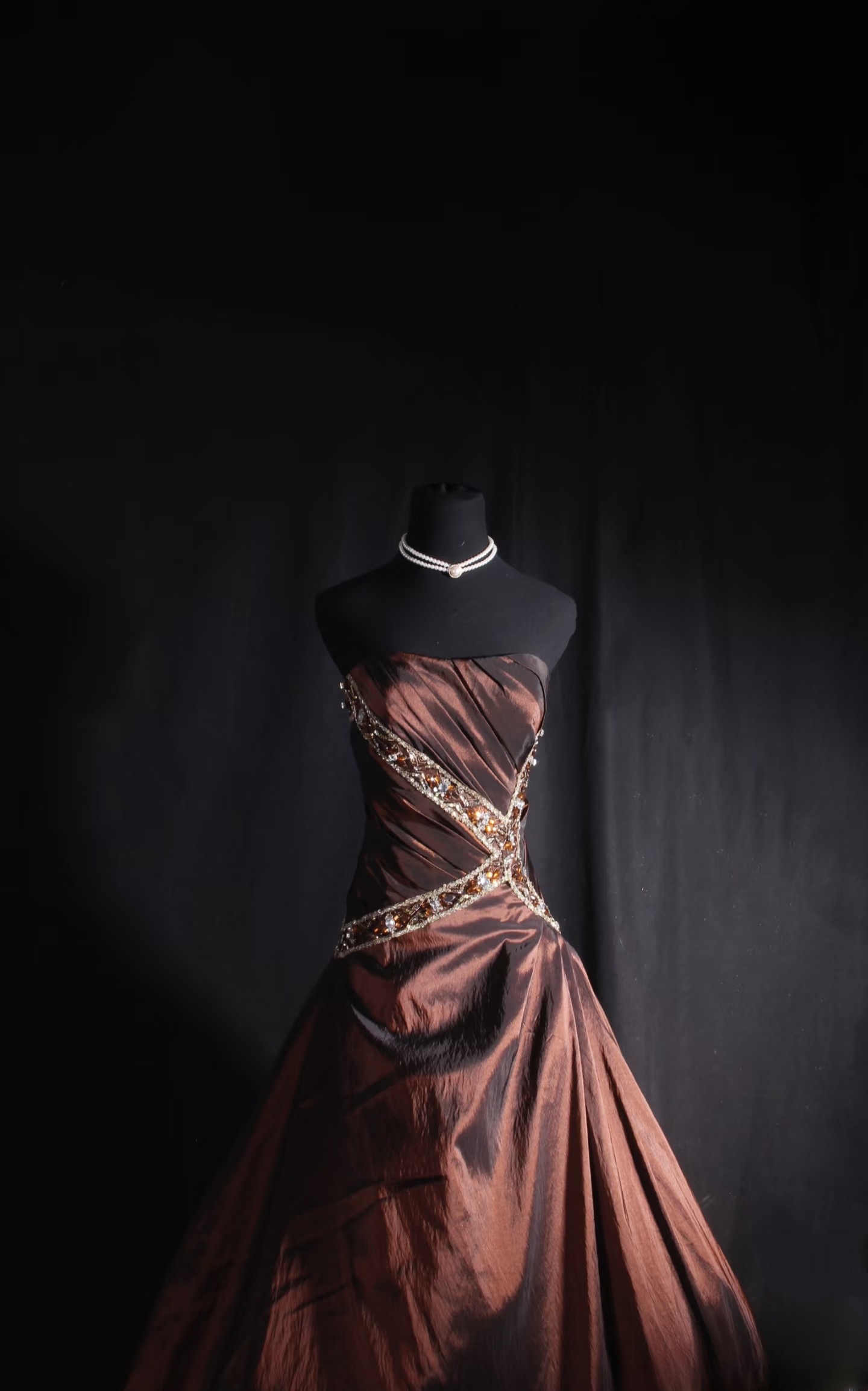 Robe de bal vintage bustier marron à perles, inspiration années 80, robe de soirée longue, robe de bal de fin d'année AU039