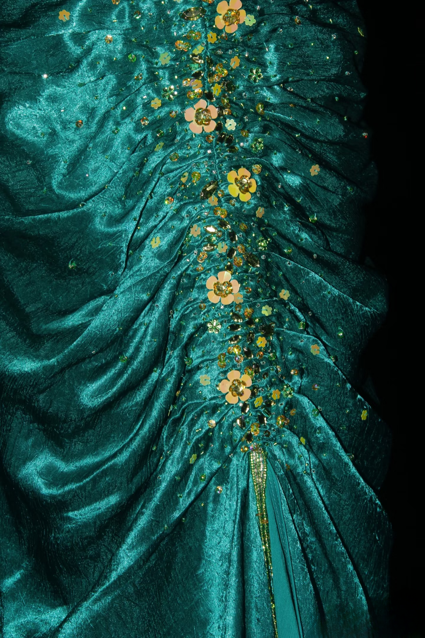 Retro Prom Dresses Mermaid Halter Green With Gold Beaded 70s Pleated Vintage Fashion Long Prom Dresses Party Gowns AU041