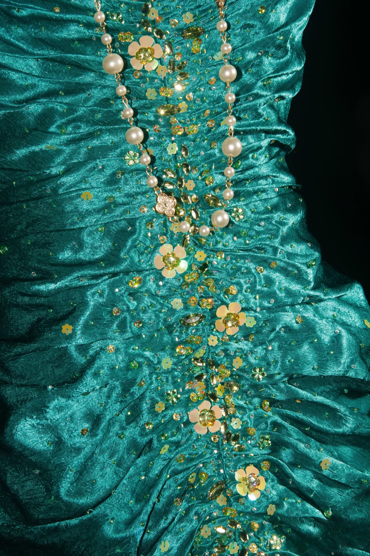 Retro Prom Dresses Mermaid Halter Green With Gold Beaded 70s Pleated Vintage Fashion Long Prom Dresses Party Gowns AU041