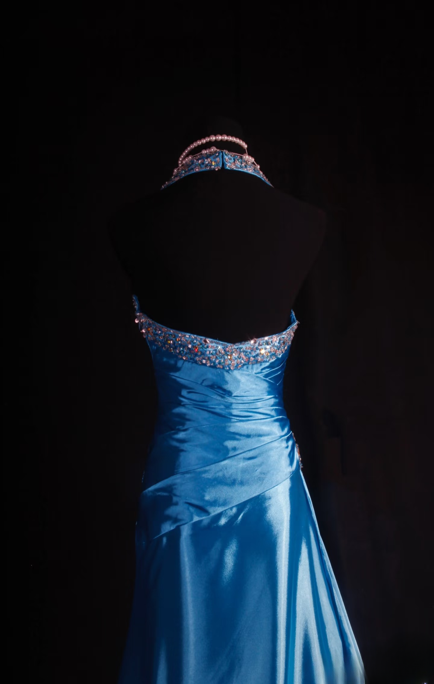 Robe de bal rétro fourreau dos nu bleue ornée de perles argentées, style années 70-80, plissée, robe de soirée longue vintage AU048