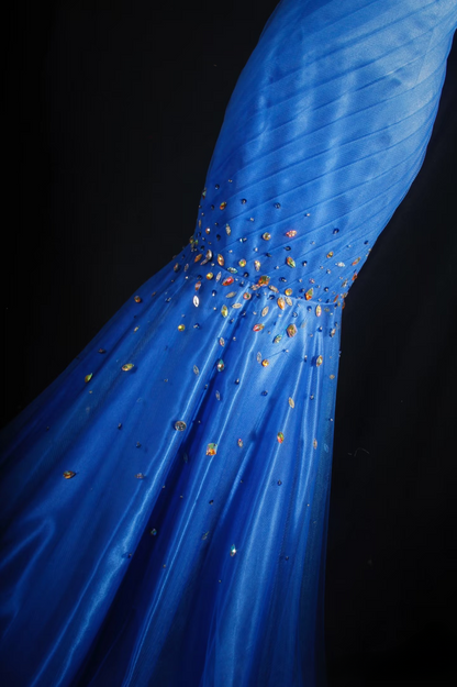 Robe de bal vintage style sirène, décolleté cœur, tulle bleu royal, perles, robe longue, inspiration robe de bal AU054