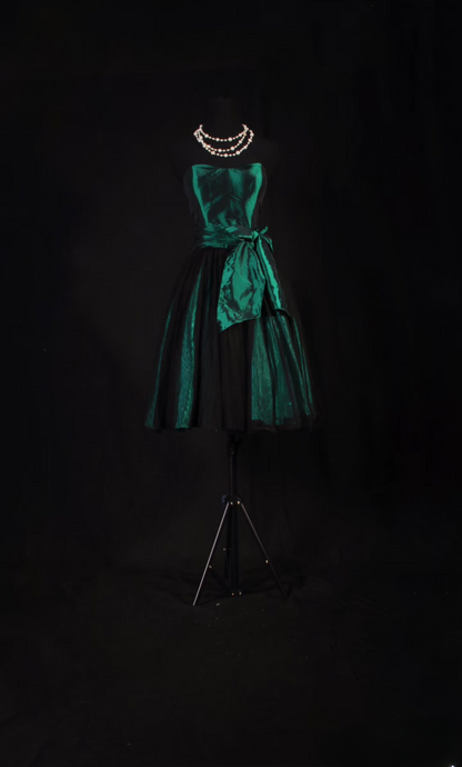 Robe de bal chic sans bretelles en taffetas vert foncé, courte, idéale pour un 18e anniversaire, une soirée de retrouvailles ou un cocktail (AU061)