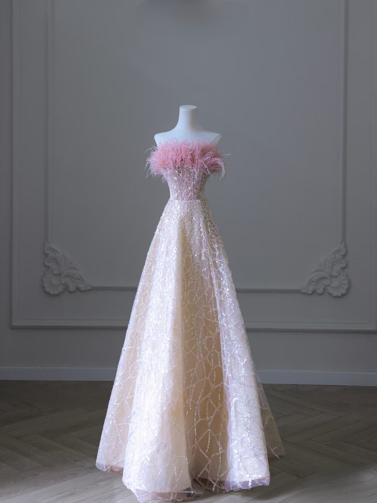 Klassisches, trägerloses, langes Ballkleid in A-Linie mit Pailletten in Rosa, Inspiration, trendige Ballkleider, formelles Ballkleid AU069