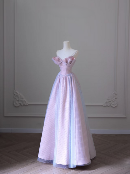 Robe de bal longue élégante en tulle à bretelles spaghetti et perles roses. Inspiration : robes de bal tendance. Robe de bal AU071.