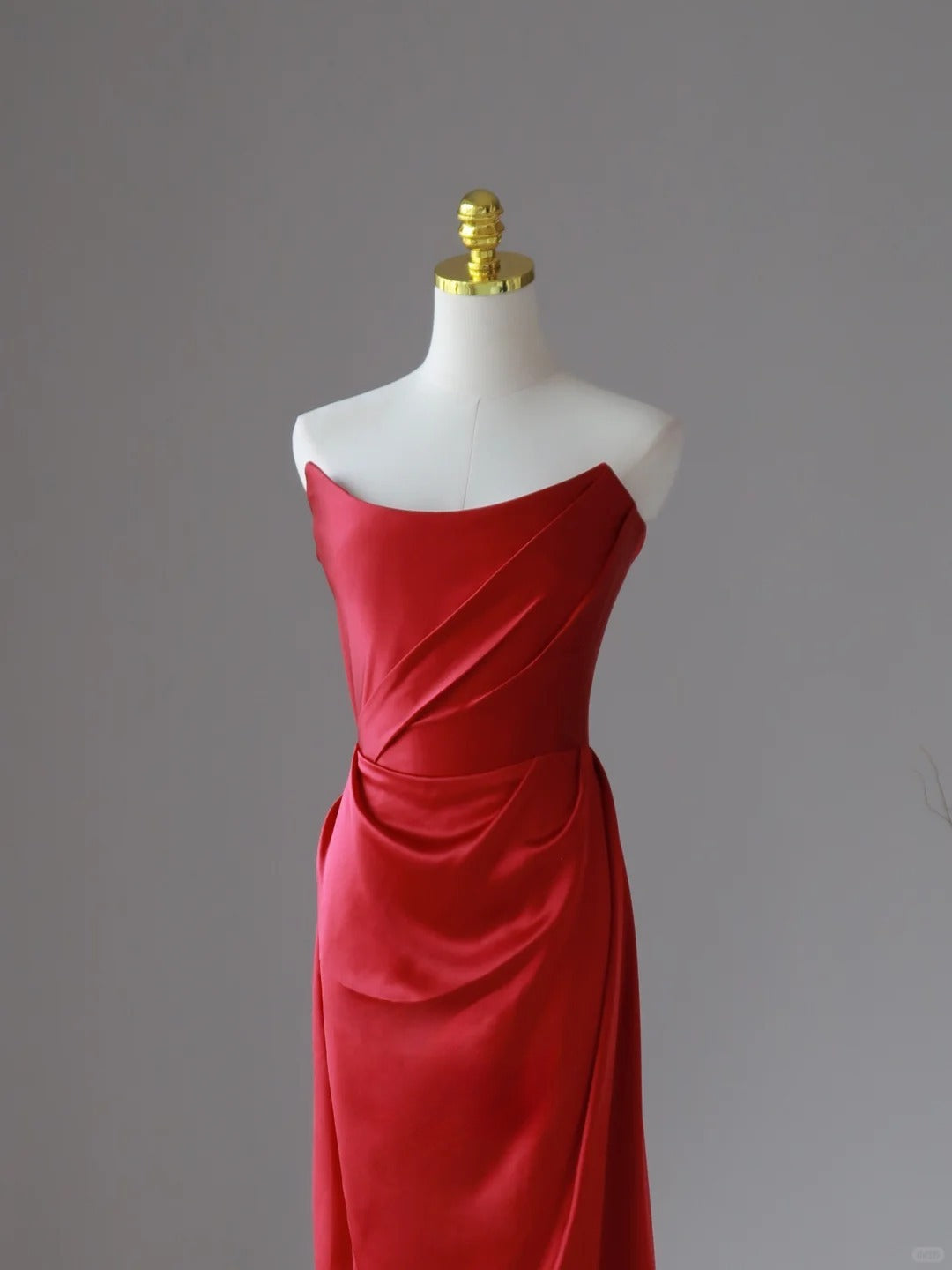 Charming Mermaid Strapless Red Satin Long Prom Dresses Pleated Prom Gowns AU083