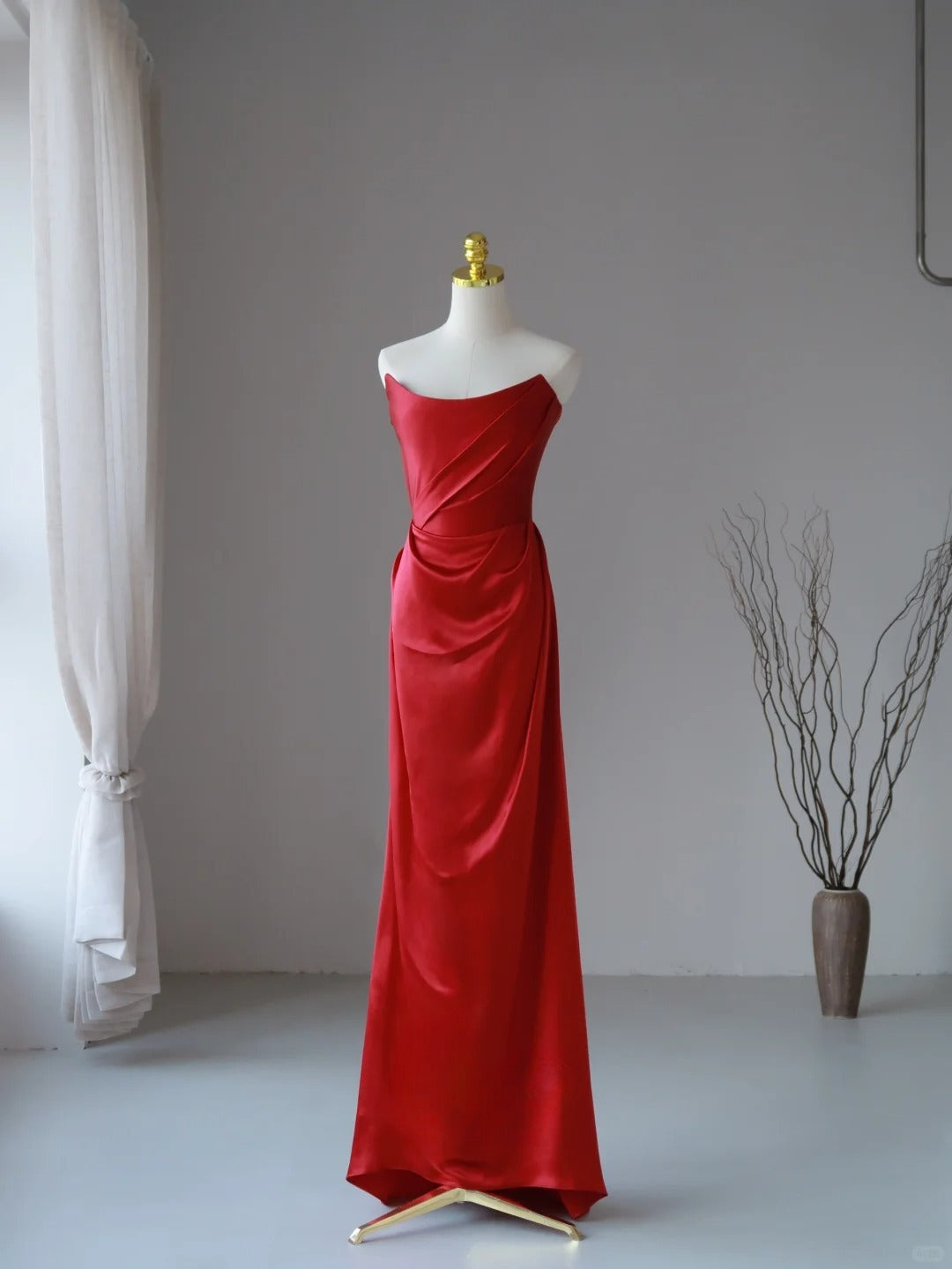 Charming Mermaid Strapless Red Satin Long Prom Dresses Pleated Prom Gowns AU083