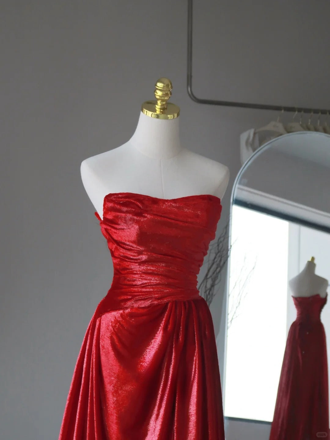 Robe de bal longue rouge à sequins, sans manches, bustier, coupe trapèze, plissée, AU084